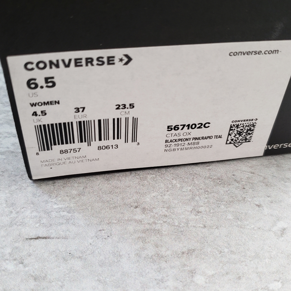 Converse CTAS VLTG Low Top Sneakers Chevron Heart Black Blue Pink SZ 6.5 - Picture 6 of 7